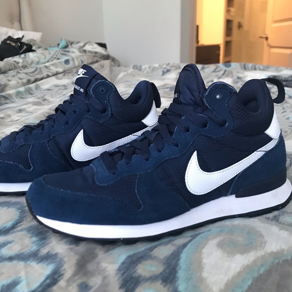 Nike Internationalist Mid Navy & White